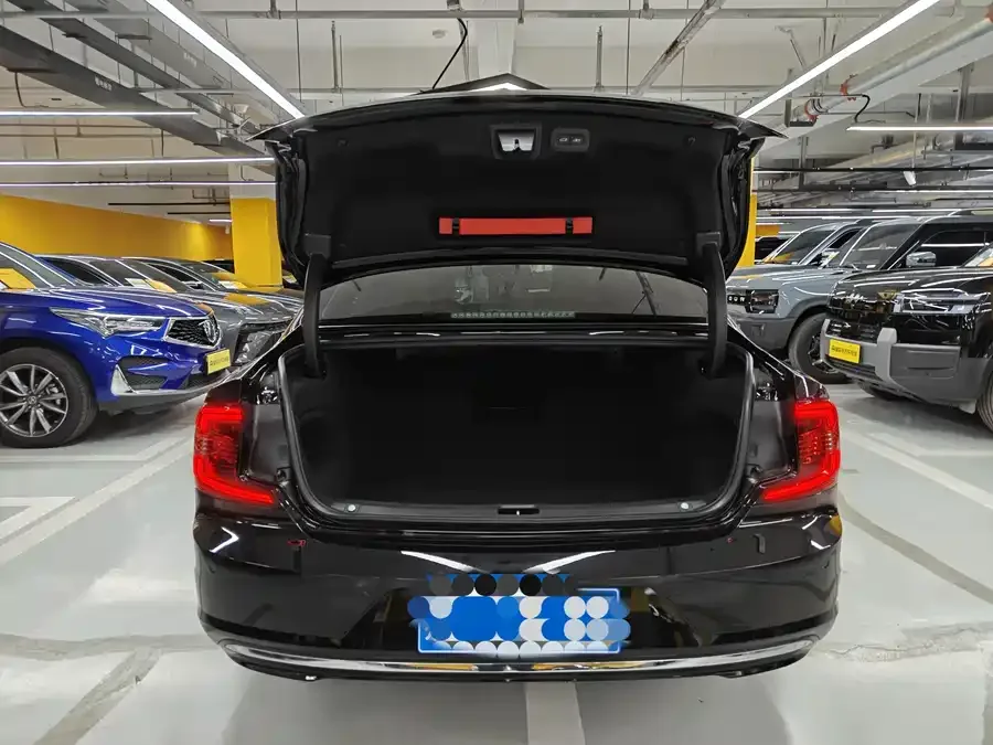 Volvo S90 2022 B5 Zhiyi Luxury Edition 2022 — миниатюра 3