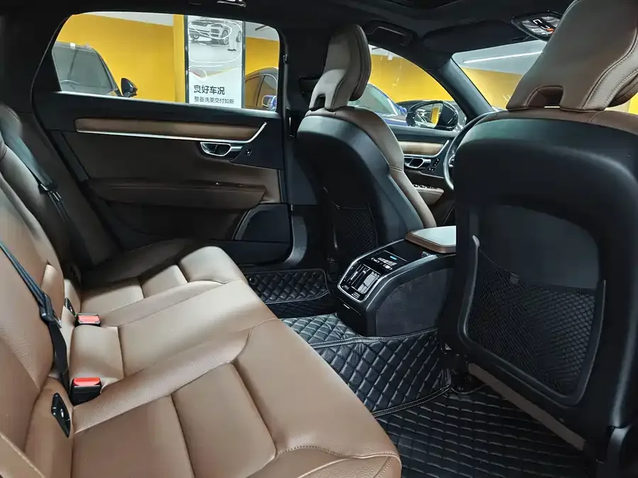 Volvo S90 2022 B5 Zhiyi Luxury Edition 2022 — миниатюра 4