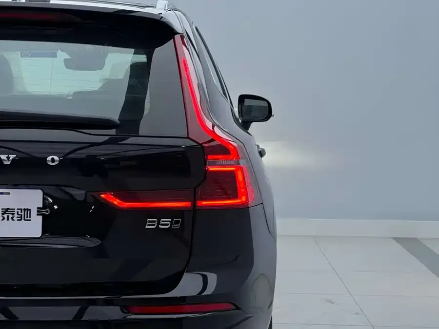 Volvo XC60 2026 B5 4WD Zhiyuan Luxury Edition 2026 — миниатюра 2