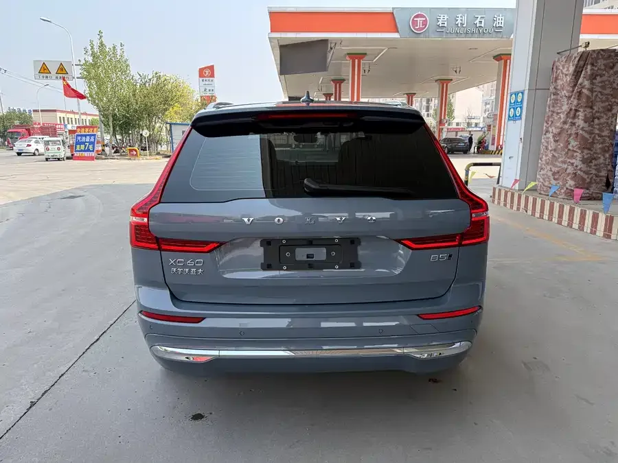 Volvo XC60 2023 B5 4WD Zhiyuan Luxury Edition 2023 — миниатюра 2