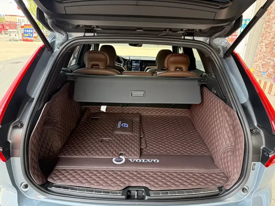 Volvo XC60 2023 B5 4WD Zhiyuan Luxury Edition 2023 — миниатюра 5