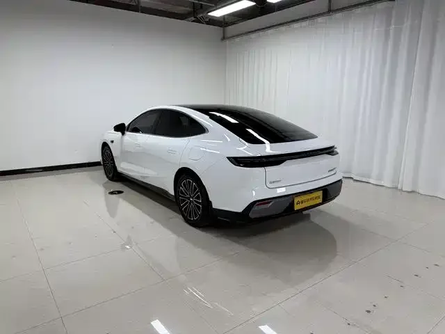 Geely Galaxy Star 8 Galaxy Star 8 2025 130km EM-i Premium Edition 2026 — миниатюра 2