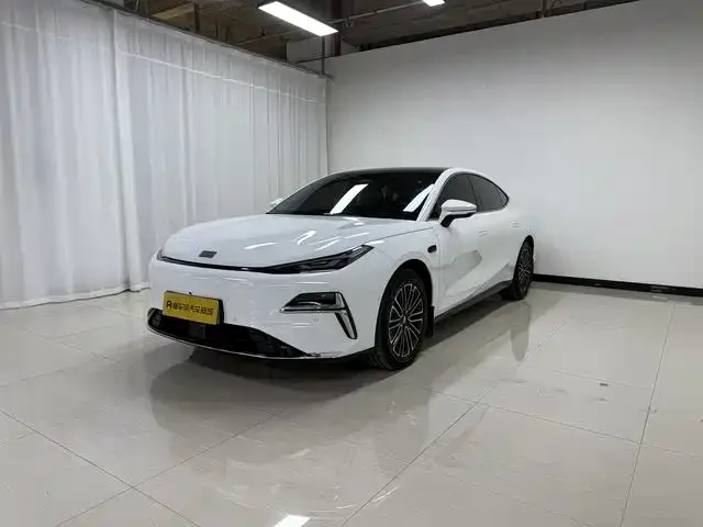 Geely Galaxy Star 8 Galaxy Star 8 2025 130km EM-i Premium Edition 2026 — фото 1, купить с доставкой в Москву