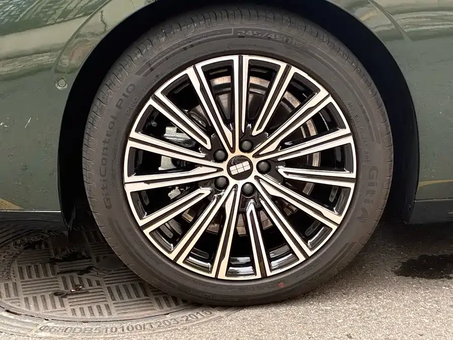 Geely Galaxy Star 8 Galaxy Star 8 2025 130km EM-i Flagship Edition 2025 — миниатюра 2