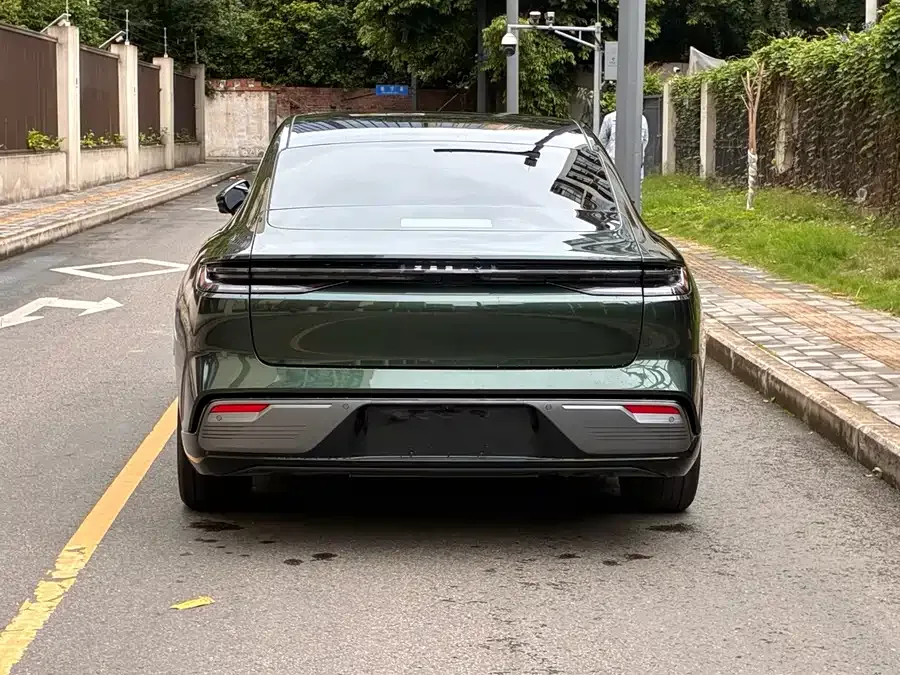 Geely Galaxy Star 8 Galaxy Star 8 2025 130km EM-i Flagship Edition 2025 — миниатюра 3