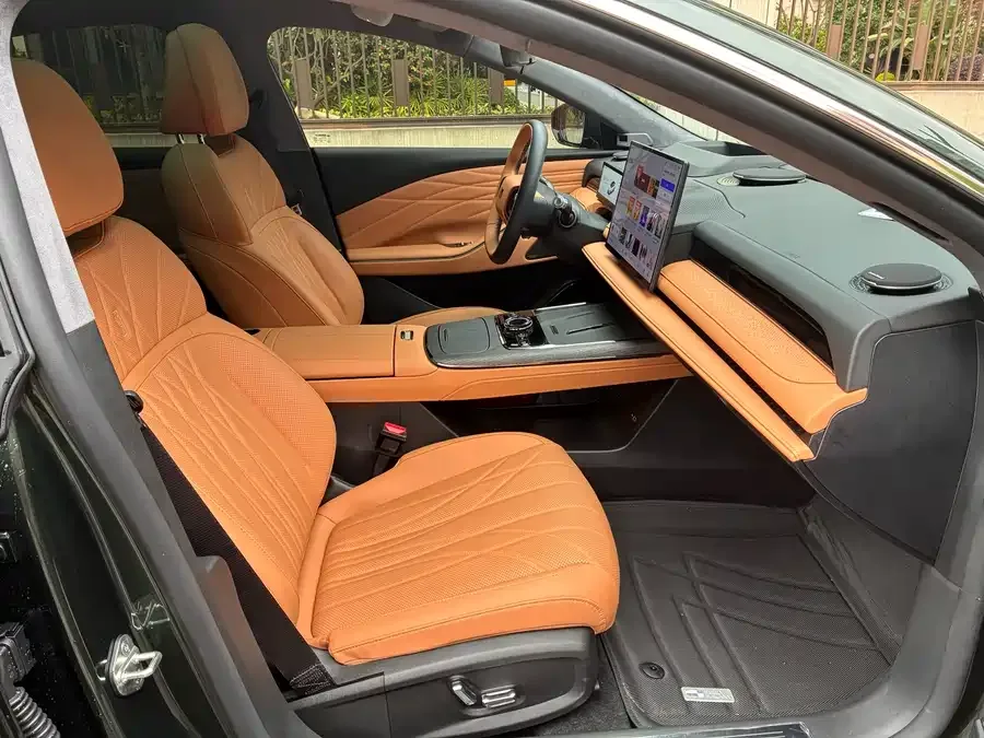 Geely Galaxy Star 8 Galaxy Star 8 2025 130km EM-i Flagship Edition 2025 — миниатюра 4