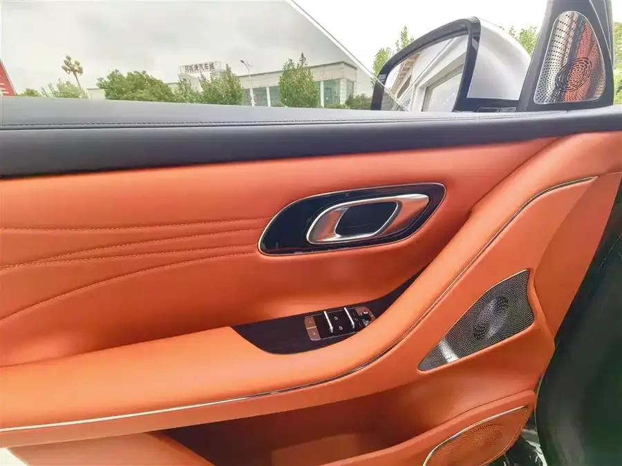 Geely Galaxy M9 Galaxy M9 2025 210km/h AWD Navigator Edition 2025 — миниатюра 4