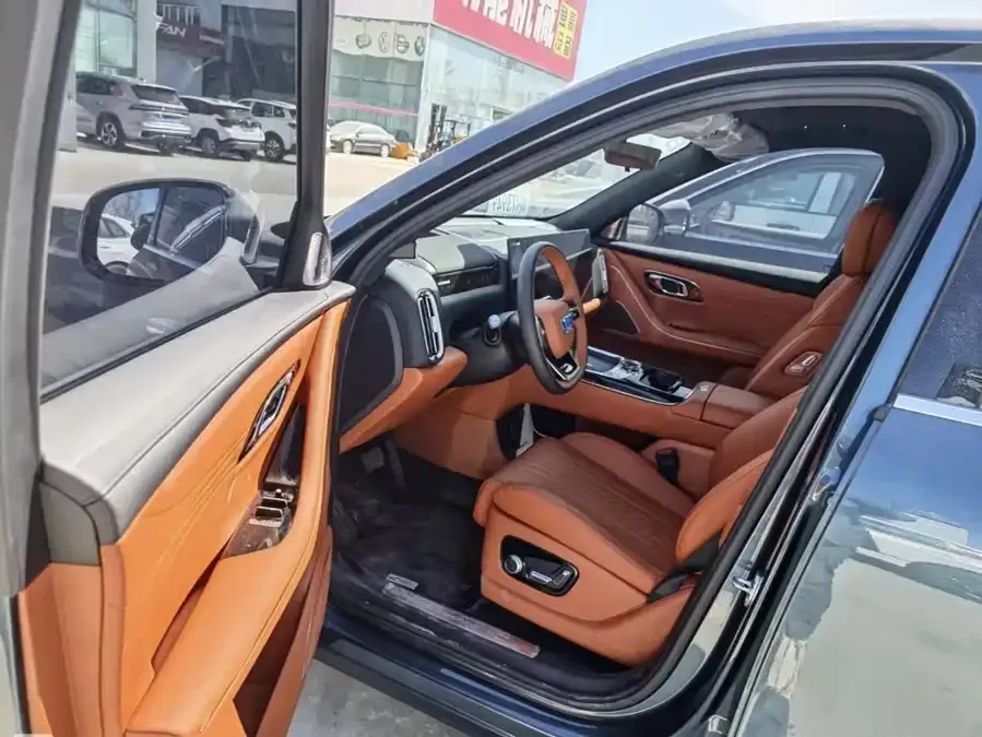 Geely Galaxy M9 Galaxy M9 2025 230km 2WD Exploration Edition 2026 — миниатюра 3