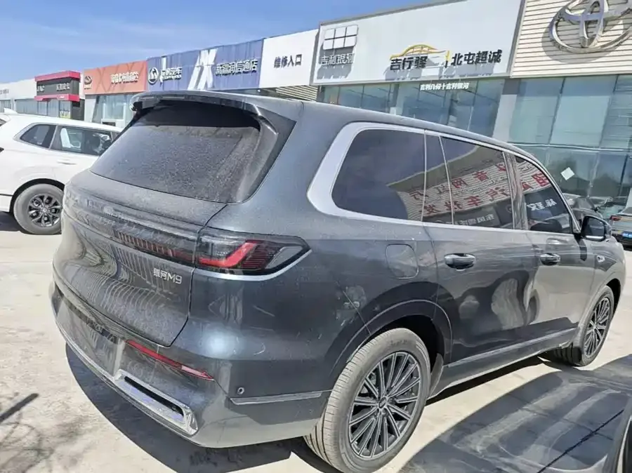 Geely Galaxy M9 Galaxy M9 2025 230km 2WD Exploration Edition 2026 — миниатюра 4