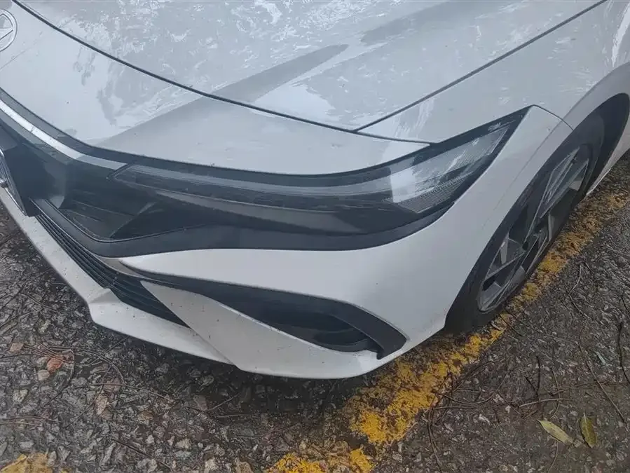 Hyundai Elantra Elantra 2023 1.5L CVT LUX Premium Edition 2025 — миниатюра 2