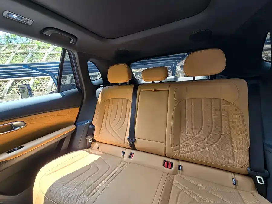 Geely Galaxy Starship 7 Galaxy Starship 7 2025 120km Navigator Edition 2025 — миниатюра 3