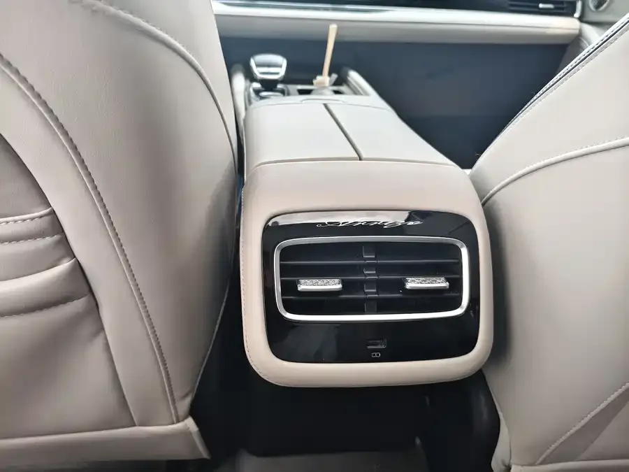 Chery Arrizo 8 Arrizo 8 2022 1.6T DCT Elegant 2022 — миниатюра 5