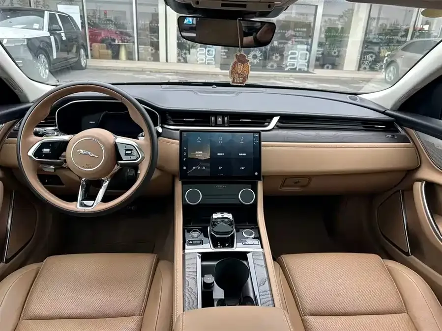 Jaguar XFL 2024 2.0T P250 2WD Luxury Edition 2025 — миниатюра 3