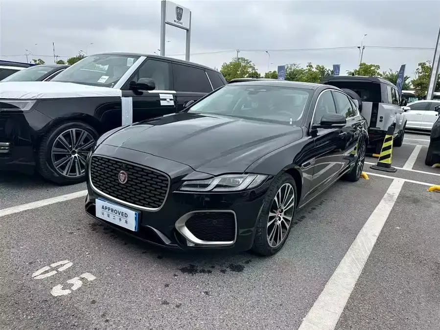 Jaguar XFL 2024 2.0T P250 2WD Luxury Edition 2025 — фото 1, купить с доставкой в Москву