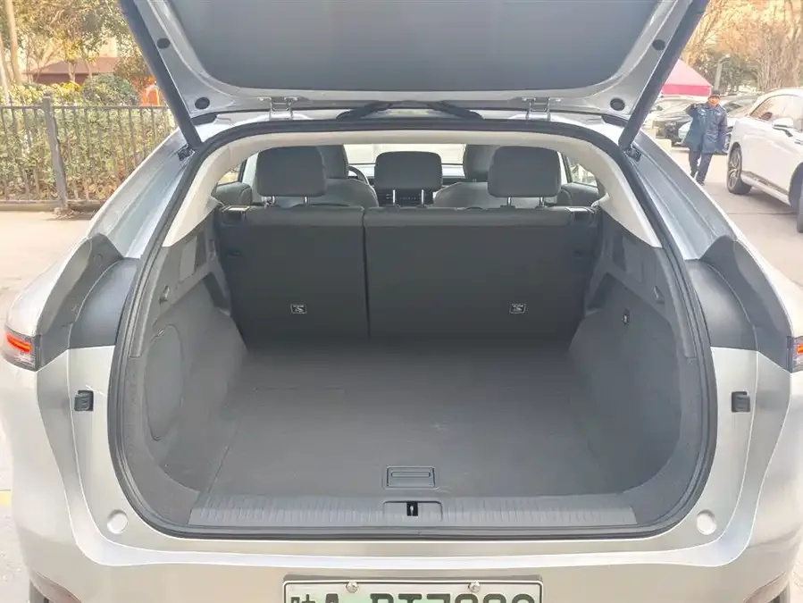 XPeng G6 Xiaopeng G6 2025 625 Long Range Max Flagship Edition 2025 — миниатюра 3