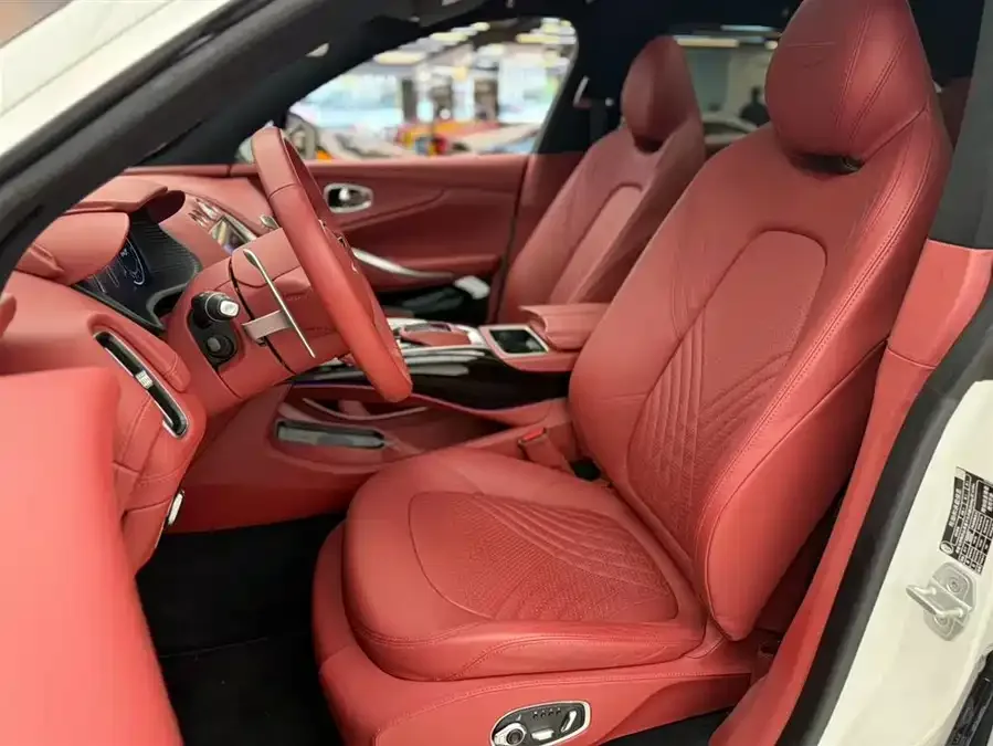 Aston Martin DBX 2024 3.0T STRAIGHT-SIX 2023 — миниатюра 2