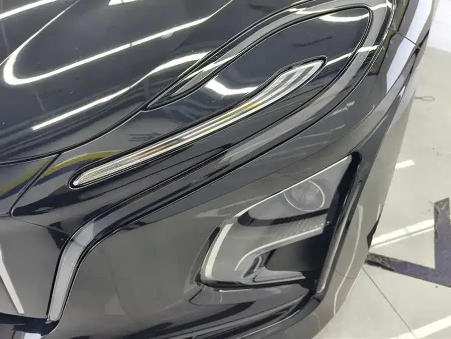 Hongqi E-QM5 Hongqi E-QM5 2023 facelift basic travel version 2024 — миниатюра 2