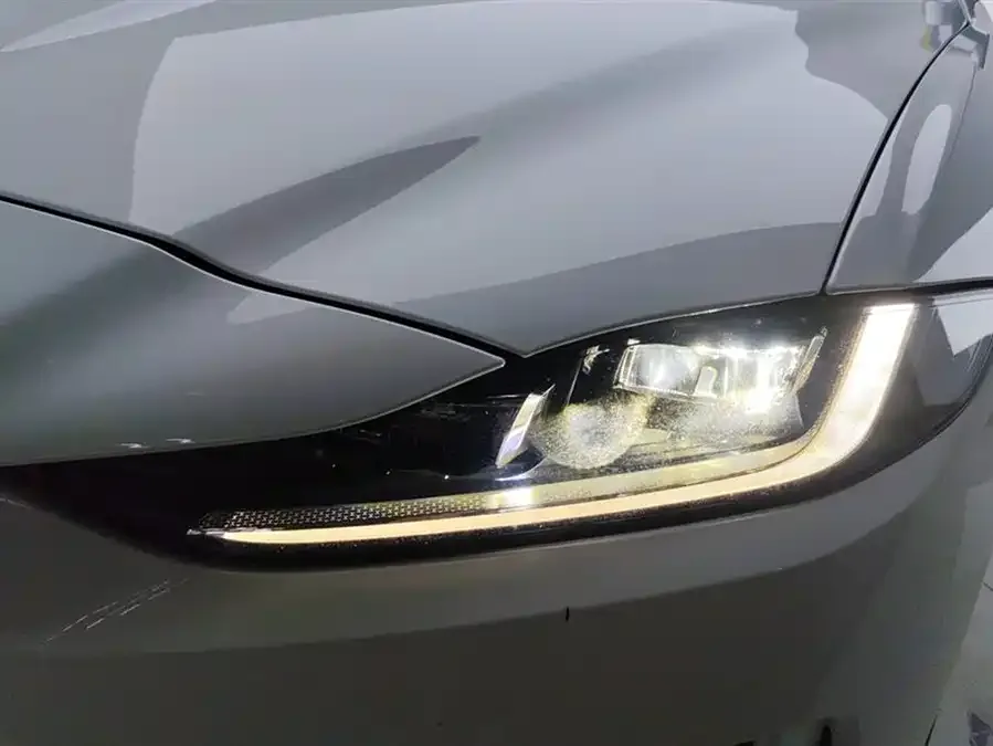 Jaguar XEL 2022 2.0T 250PS R-DYNAMIC S aggressive sports version 2023 — миниатюра 2