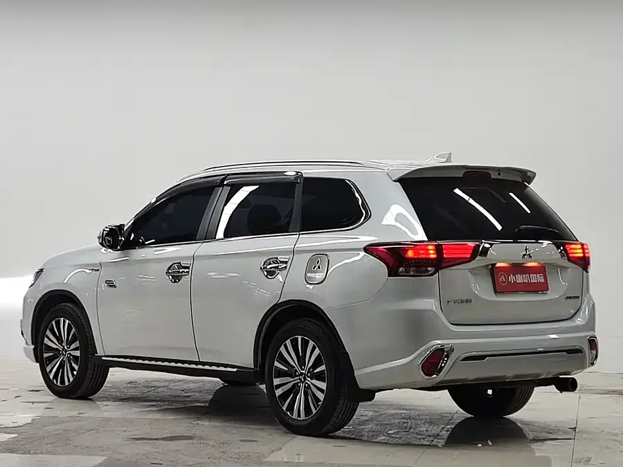 Mitsubishi Outlander Outlander 2021 facelift 2.0L 2WD Enjoy Edition 5 seats 2022 — миниатюра 2