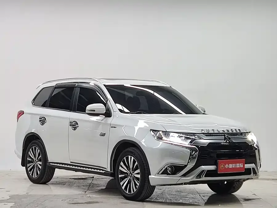 Mitsubishi Outlander Outlander 2021 facelift 2.0L 2WD Enjoy Edition 5 seats 2022 — миниатюра 3