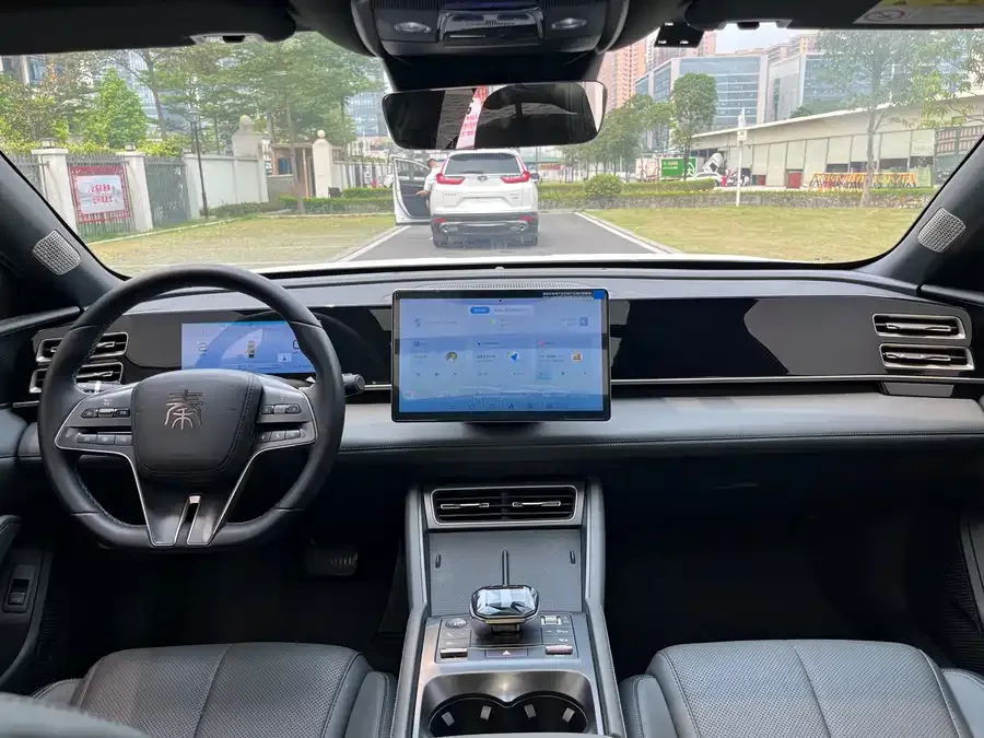 BYD Qin L Qin L 2024 DM-i 120KM Beyond Edition 2025 — миниатюра 4