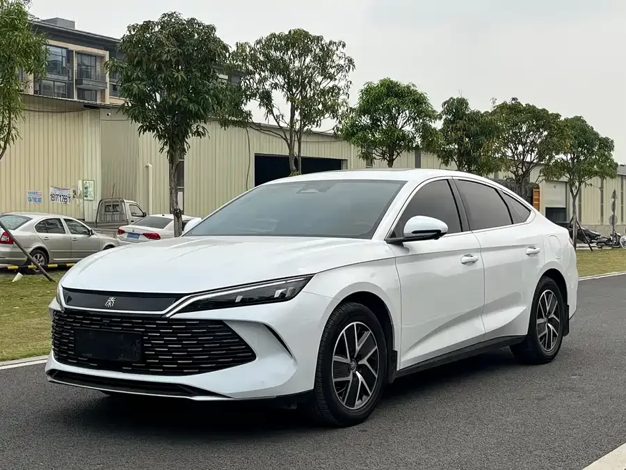 BYD Qin L Qin L 2024 DM-i 120KM Beyond Edition 2025 — фото 1, купить с доставкой в Москву