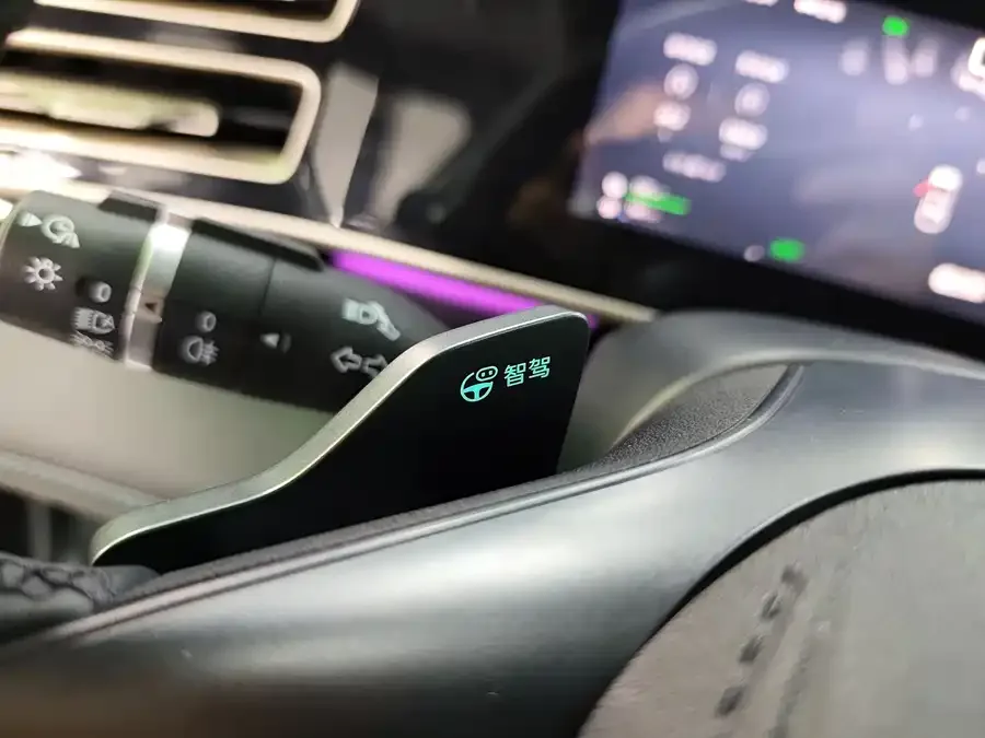 BYD Qin L Qin L 2025 DM-i Intelligent Driving Edition 120KM Excellence Edition 2025 — миниатюра 4