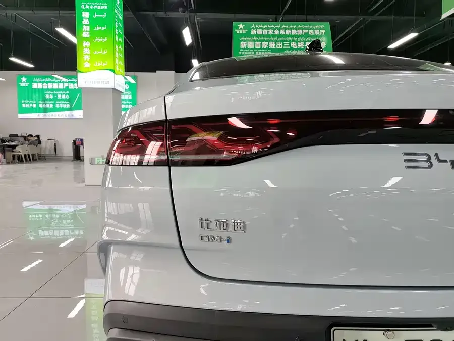 BYD Qin L Qin L 2025 DM-i Intelligent Driving Edition 120KM Excellence Edition 2025 — миниатюра 5