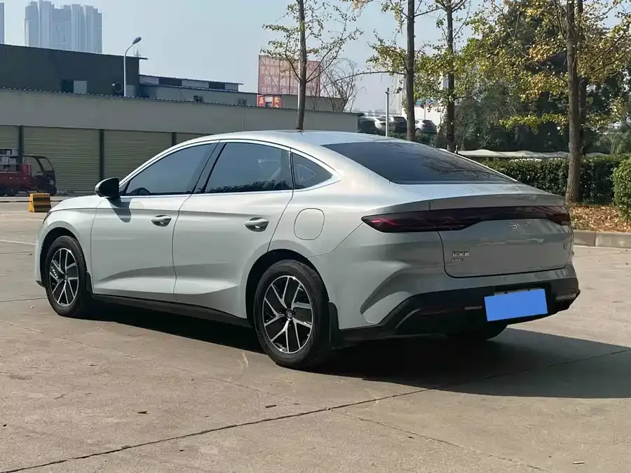 BYD Qin L Qin L 2024 DM-i 120KM Leading Edition 2024 — миниатюра 3