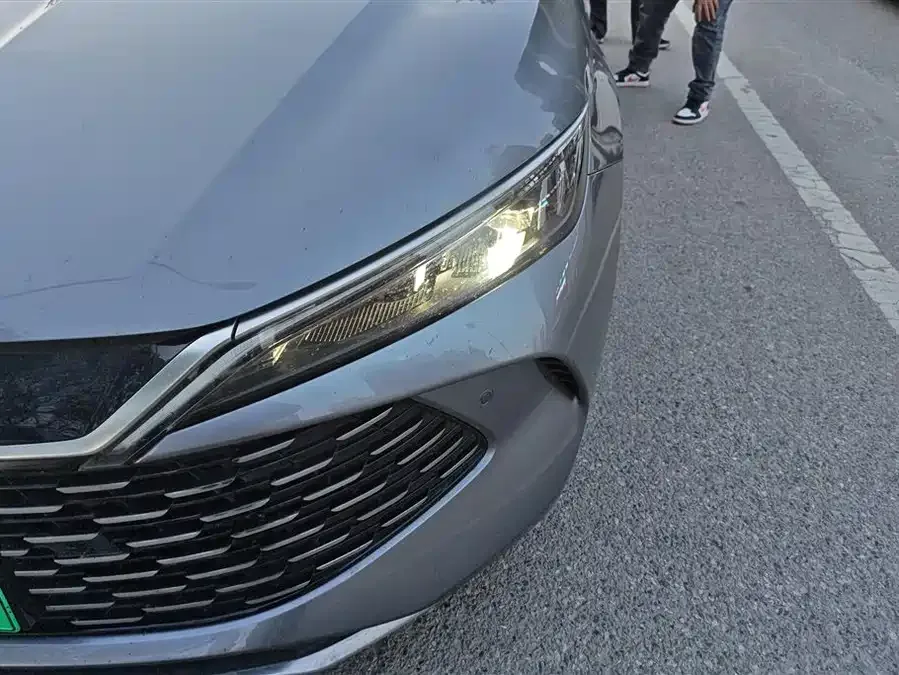 BYD Qin L Qin L 2025 DM-i Intelligent Driving Edition 80KM Leading Edition 2025 — миниатюра 5