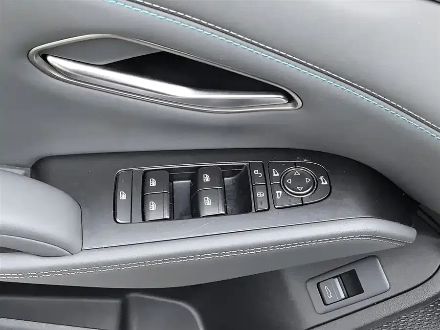 BYD Qin L Qin L 2024 DM-i 120KM Excellence Edition 2024 — миниатюра 3