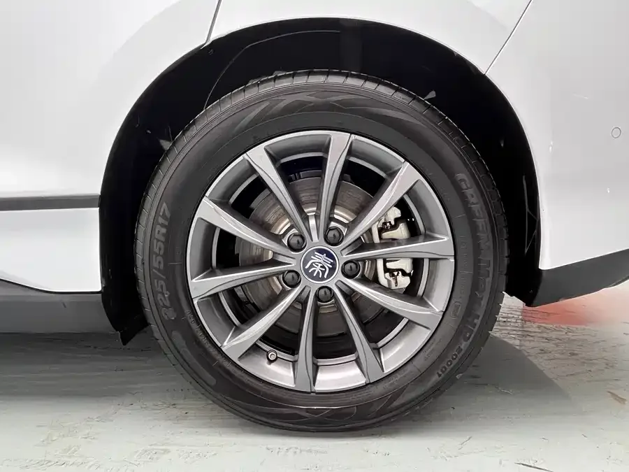BYD Qin L Qin L 2025 EV 470KM Leading Edition 2025 — миниатюра 4