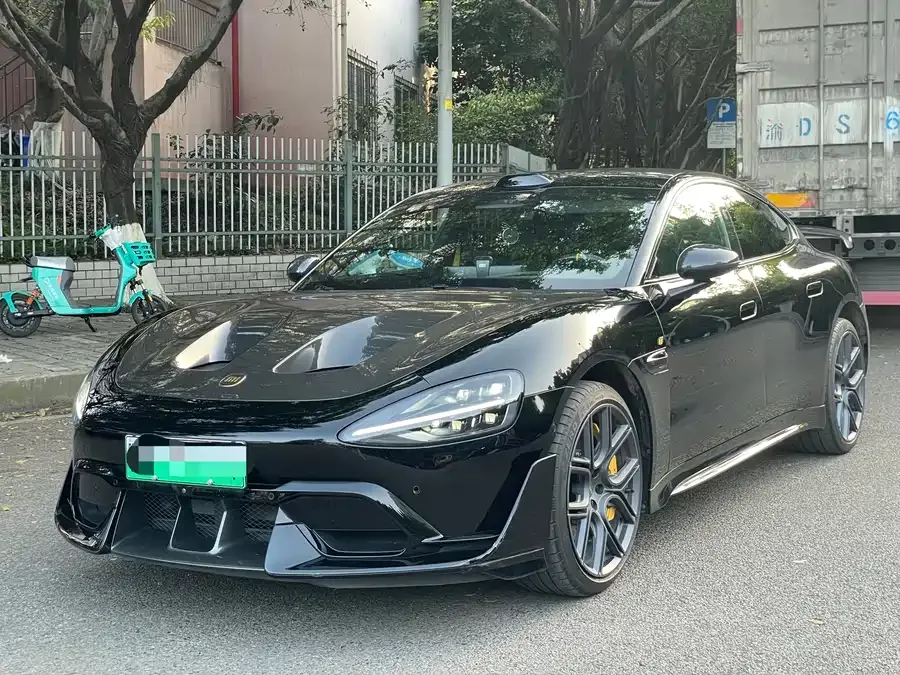 Xiaomi SU7 Ultra 2025
