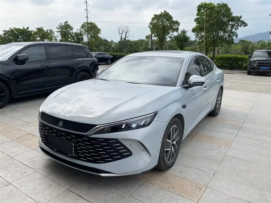 BYD Qin L Qin L 2025 DM-i Intelligent Driving Edition 80KM Beyond Edition 2025 — фото 1, купить с доставкой в Москву