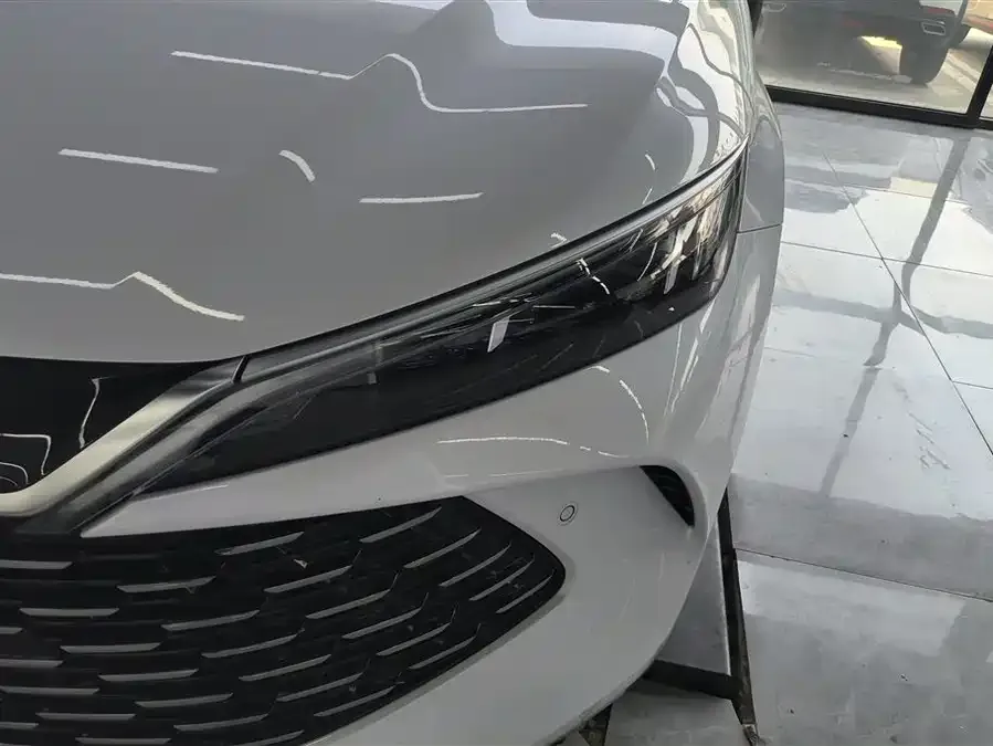 BYD Qin L Qin L 2025 DM-i Intelligent Driving Edition 80KM Leading Edition 2025 — миниатюра 2