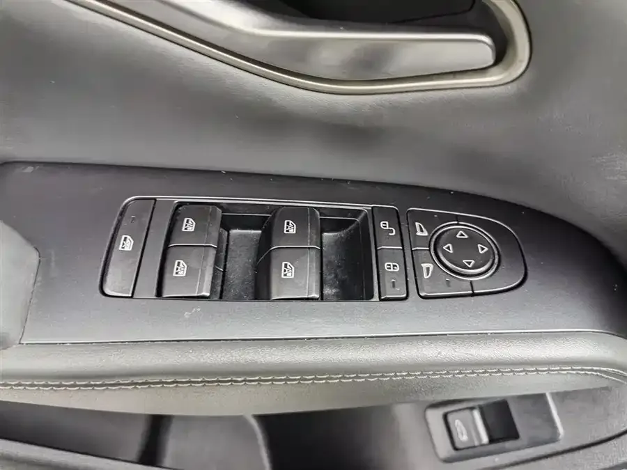 BYD Qin L Qin L 2024 DM-i 80KM Beyond Edition 2024 — миниатюра 3