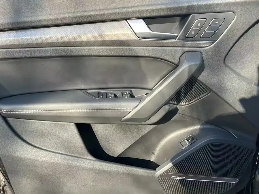 Audi Q5L 2022 facelift 45T luxury and dynamic model 2022 — миниатюра 3