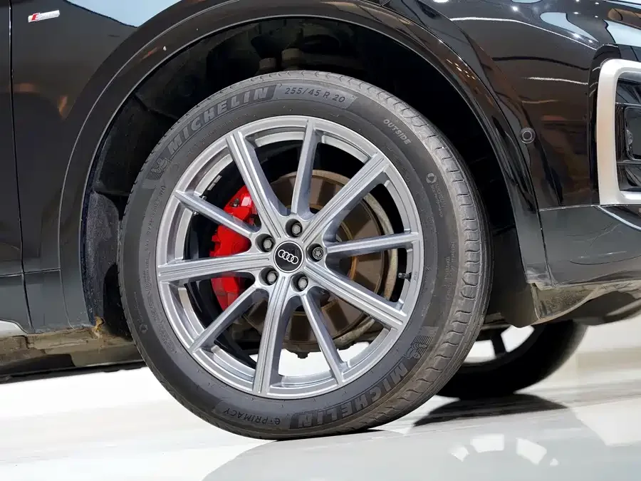 Audi Q5L 2022 facelift 40T luxury and dynamic model 2022 — миниатюра 3