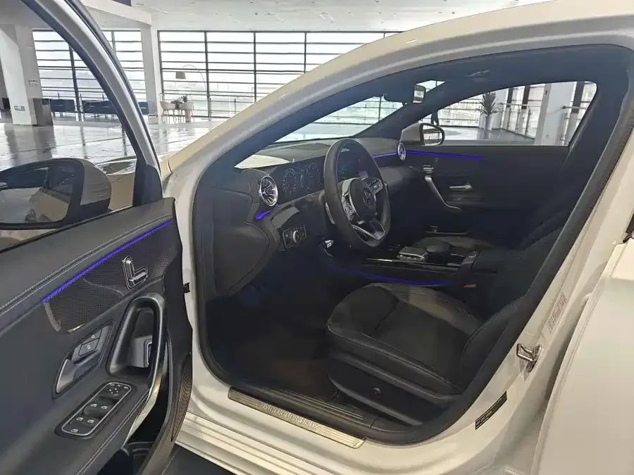 Mercedes-Benz Class A Mercedes-Benz A-Class 2023 A 200 L Fashion Edition 2023 — миниатюра 3