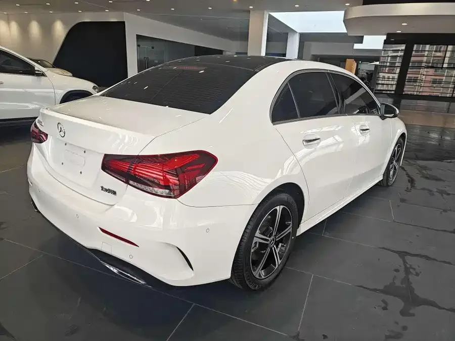 Mercedes-Benz Class A Mercedes-Benz A-Class 2023 A 200 L Fashion Edition 2023 — миниатюра 4