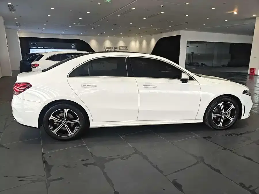 Mercedes-Benz Class A Mercedes-Benz A-Class 2023 A 200 L Fashion Edition 2023 — миниатюра 5