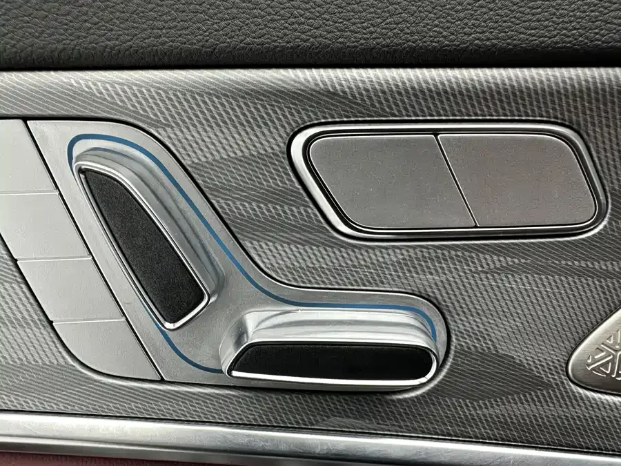 Jetour X70 Plus JETOUR X70 PLUS 2023 1.5T DCT Brave PLUS 5-seater 2023 — миниатюра 4