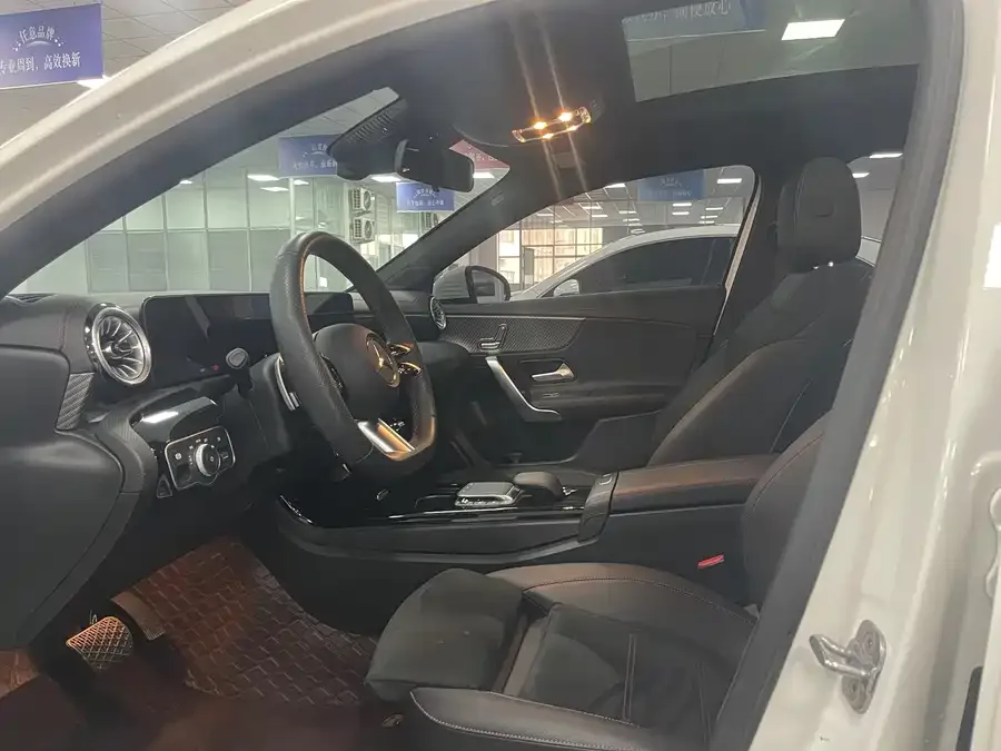 Mercedes-Benz Class A Mercedes-Benz A-Class 2024 A 200 L Fashion Edition 2024 — миниатюра 5