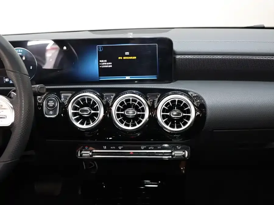 Mercedes-Benz Class A Mercedes-Benz A-Class 2022 Model Three A 200 L Sports Sedan Fashion Model 2023 — миниатюра 4