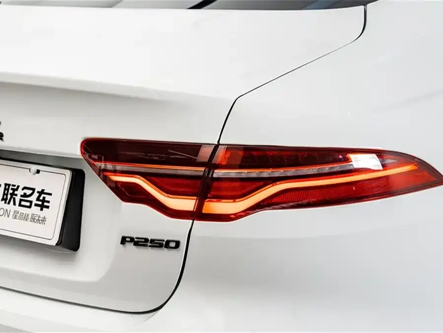 Jaguar XEL 2024 2.0T 250PS R-DYNAMIC S aggressive sports version 2024 — миниатюра 3