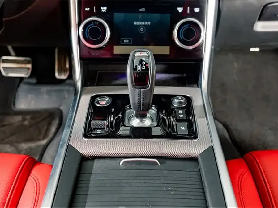 Jaguar XEL 2024 2.0T 250PS R-DYNAMIC S aggressive sports version 2024 — миниатюра 4