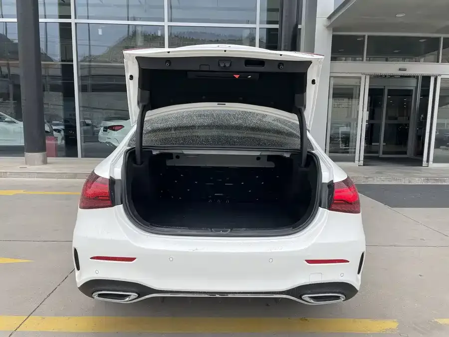 Mercedes-Benz Class A Mercedes-Benz A-Class 2024 A 200 L Dynamic Edition 2024 — миниатюра 5