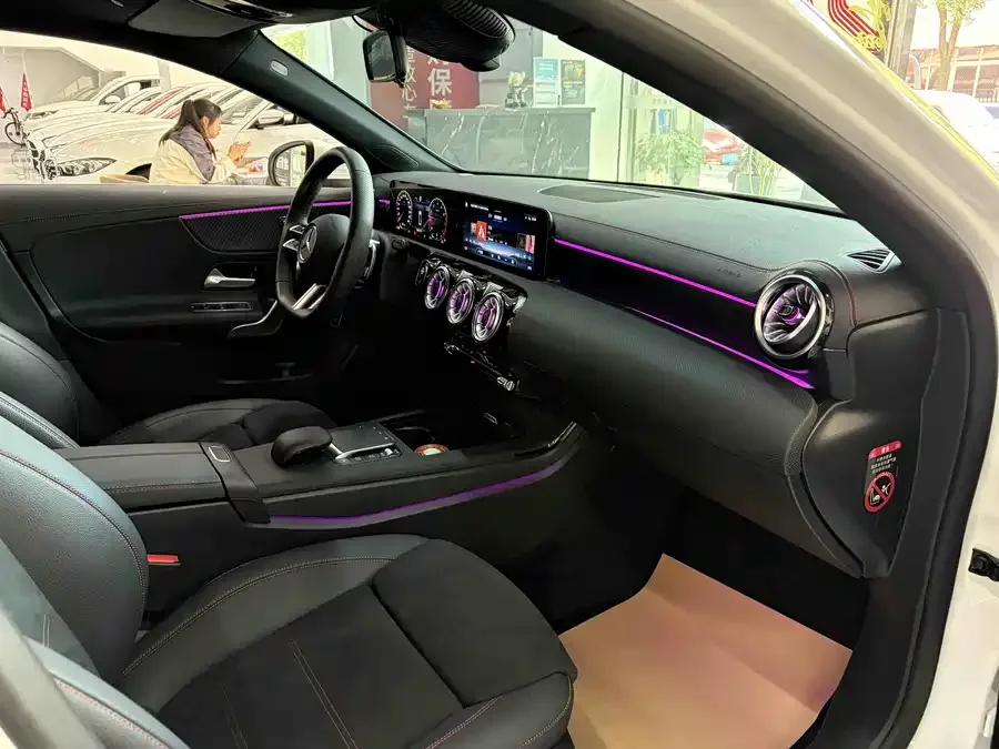 Mercedes-Benz Class A Mercedes-Benz A-Class 2024 A 200 L Fashion Edition 2024 — миниатюра 4