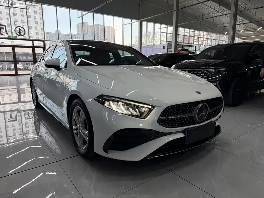 Mercedes-Benz Class A Mercedes-Benz A-Class 2023 A 180 L 2024 — миниатюра 3