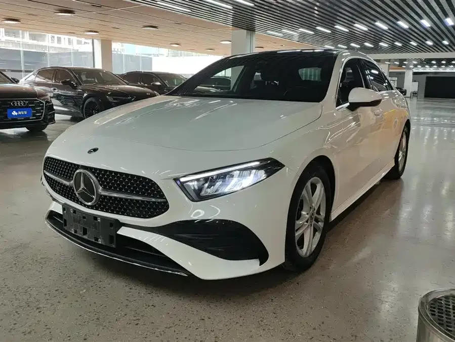 Mercedes-Benz Class A Mercedes-Benz A-Class 2024 A 180 L 2024 — фото 1, купить с доставкой в Москву